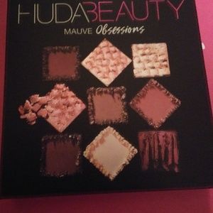 Huda muave obsessions palette
